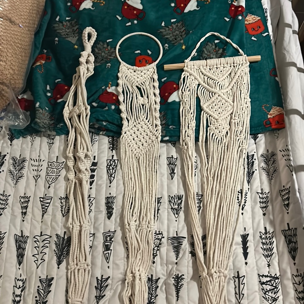 Set of 3 Macramé cream plant hangers
